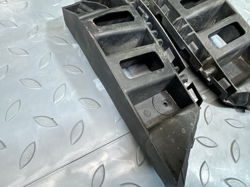 Направляющая бампера, 1500 рублей, Санкт-Петербург