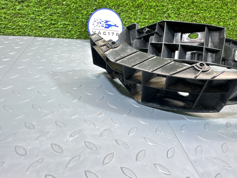 Направляющая бампера, 1500 рублей, Санкт-Петербург