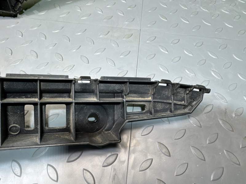 Направляющая бампера, 1500 рублей, Санкт-Петербург