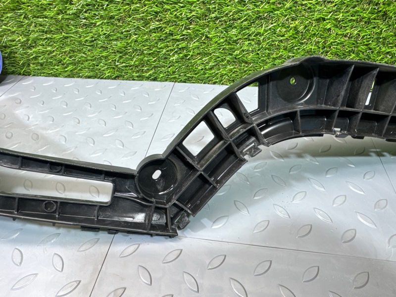 Направляющая бампера, 1500 рублей, Санкт-Петербург