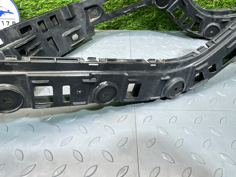 Направляющая бампера, 1500 рублей, Санкт-Петербург