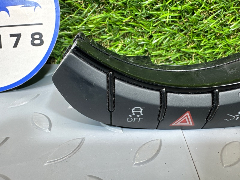 Блок кнопок, 1000 рублей, Санкт-Петербург