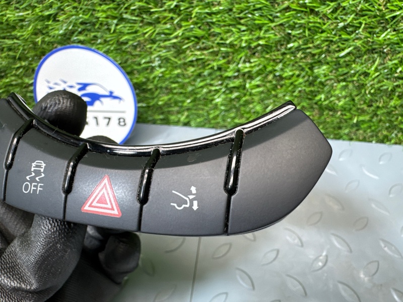 Блок кнопок, 1000 рублей, Санкт-Петербург