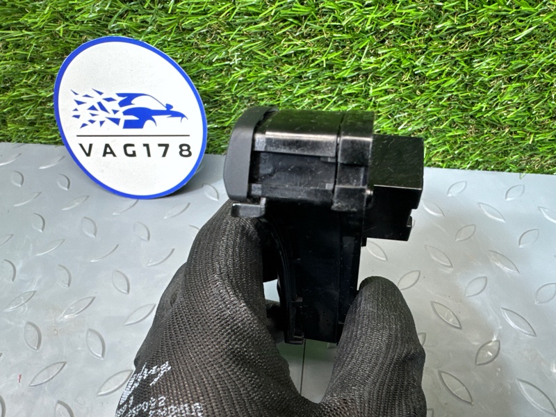 Блок кнопок, 1000 рублей, Санкт-Петербург