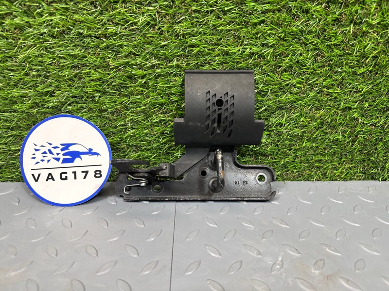 Крючок капота, 1000 рублей, Санкт-Петербург