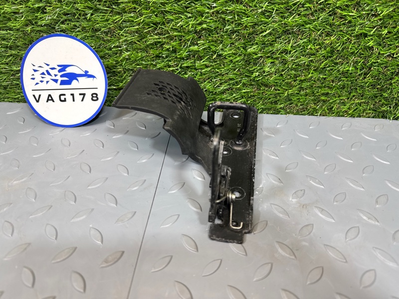 Крючок капота, 1000 рублей, Санкт-Петербург