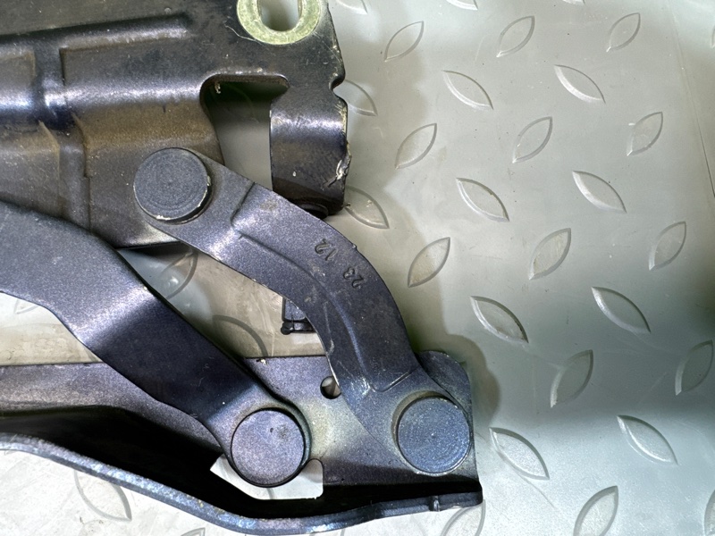 Петля капота, 1000 рублей, Санкт-Петербург