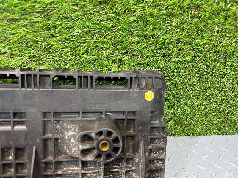 Крепление АКБ, 1000 рублей, Санкт-Петербург