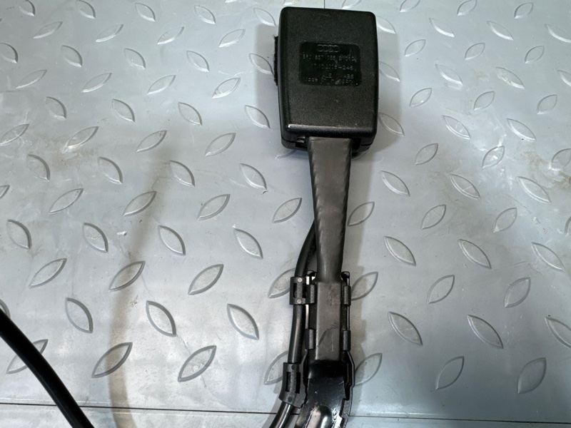 Ответная часть ремня безопасности, 2500 рублей, Санкт-Петербург