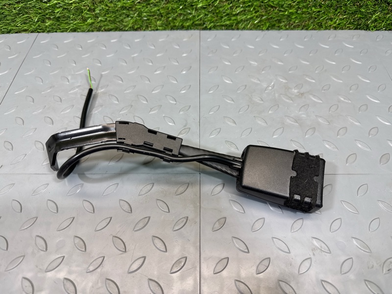 Ответная часть ремня безопасности, 2500 рублей, Санкт-Петербург