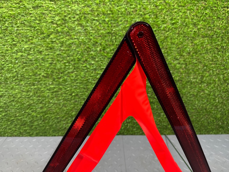 Знак аварийной остановки, 1000 рублей, Санкт-Петербург