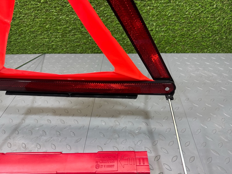 Знак аварийной остановки, 1000 рублей, Санкт-Петербург