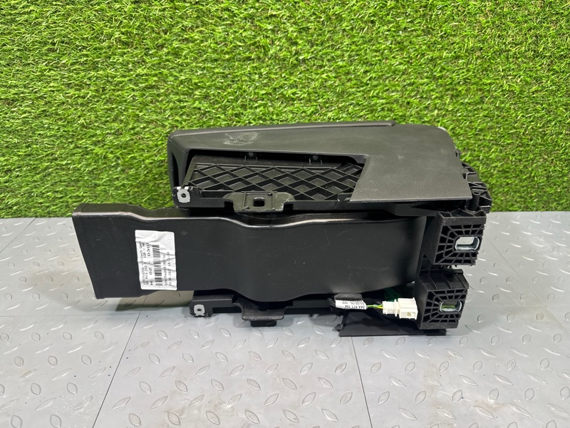 Подлокотник, 2000 рублей, Санкт-Петербург