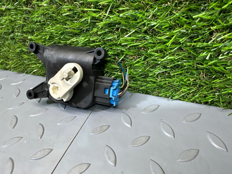 Моторчик заслонки отопителя, 1000 рублей, Санкт-Петербург