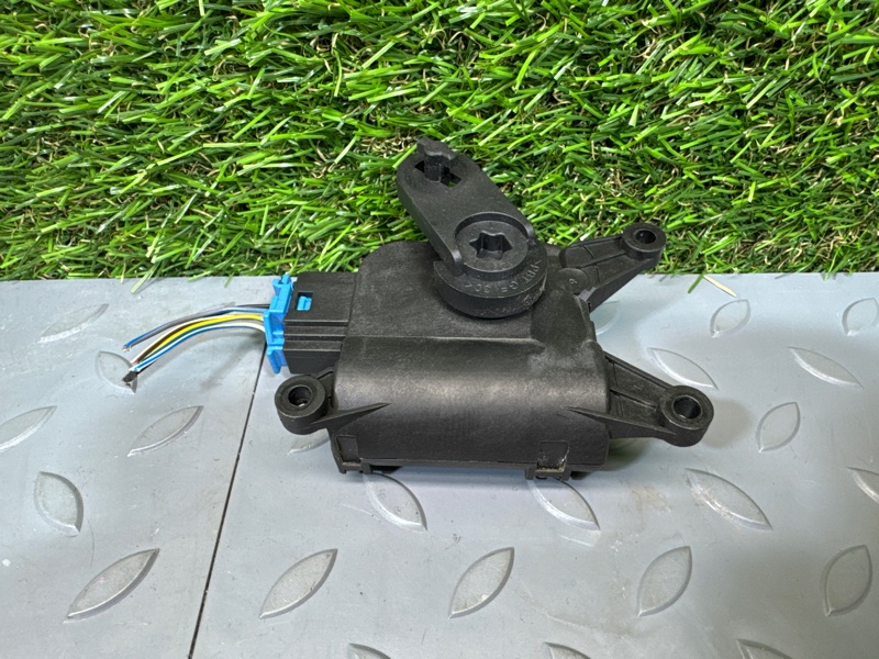 Моторчик заслонки отопителя, 1000 рублей, Санкт-Петербург