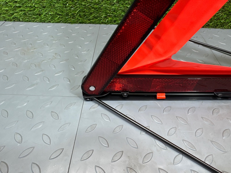 Знак аварийной остановки, 1000 рублей, Санкт-Петербург