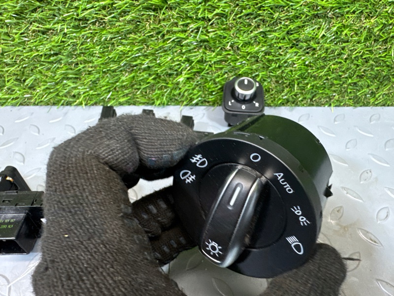 Переключатель света фар, 5000 рублей, Санкт-Петербург