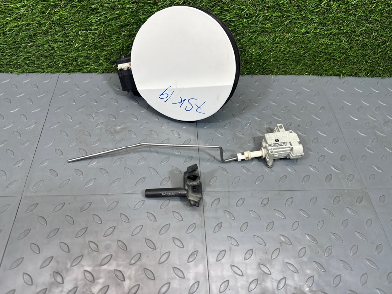 Лючок бензобака, 4000 рублей, Санкт-Петербург