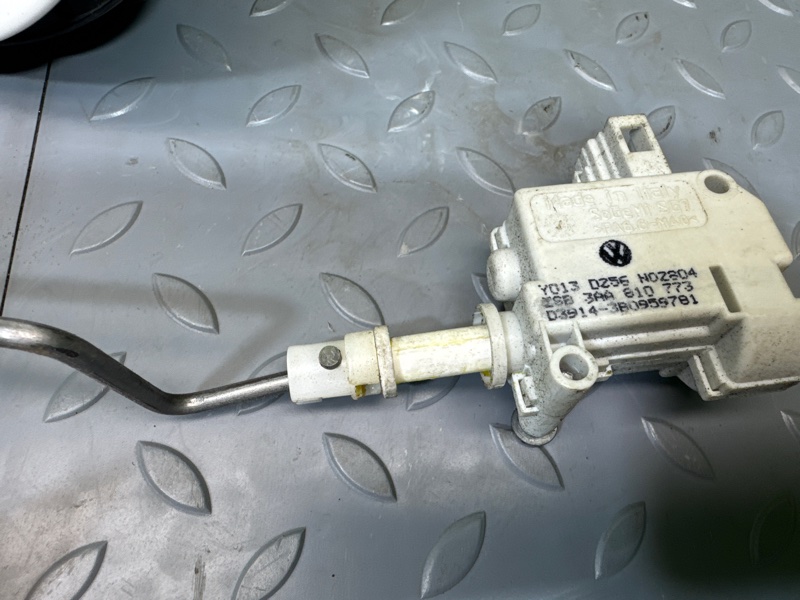 Лючок бензобака, 4000 рублей, Санкт-Петербург