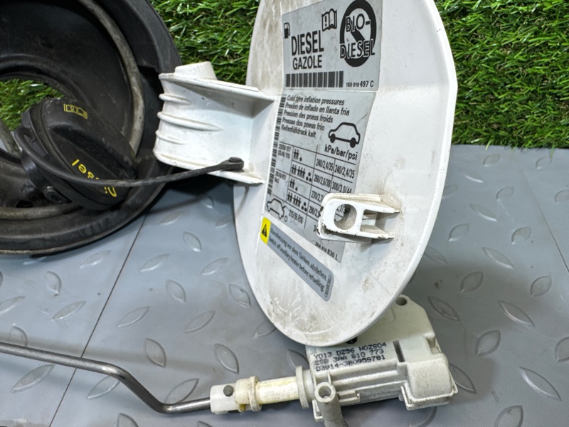 Лючок бензобака, 4000 рублей, Санкт-Петербург