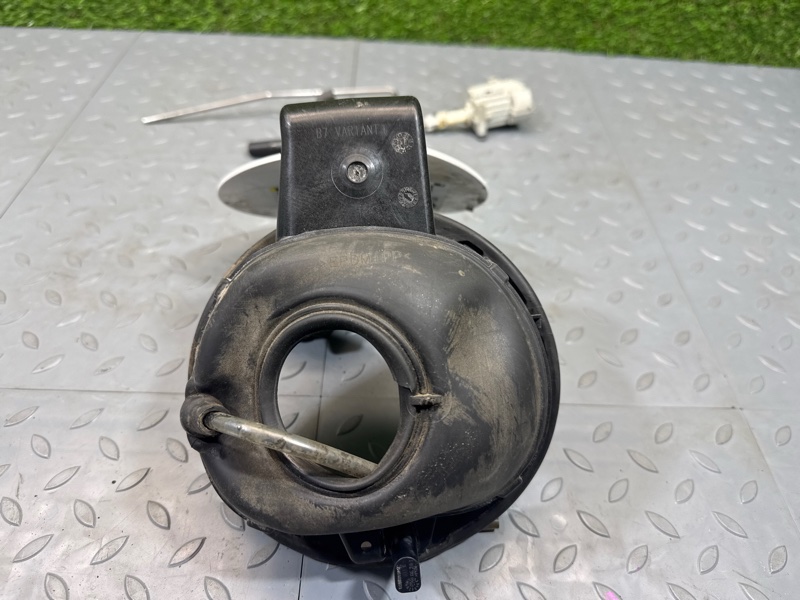 Лючок бензобака, 4000 рублей, Санкт-Петербург