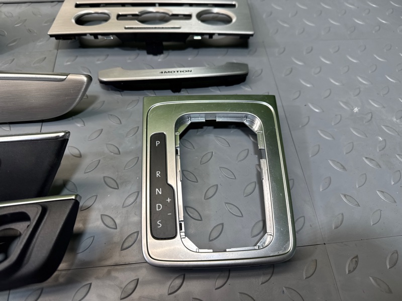 Накладка декоративная, 50000 рублей, Санкт-Петербург