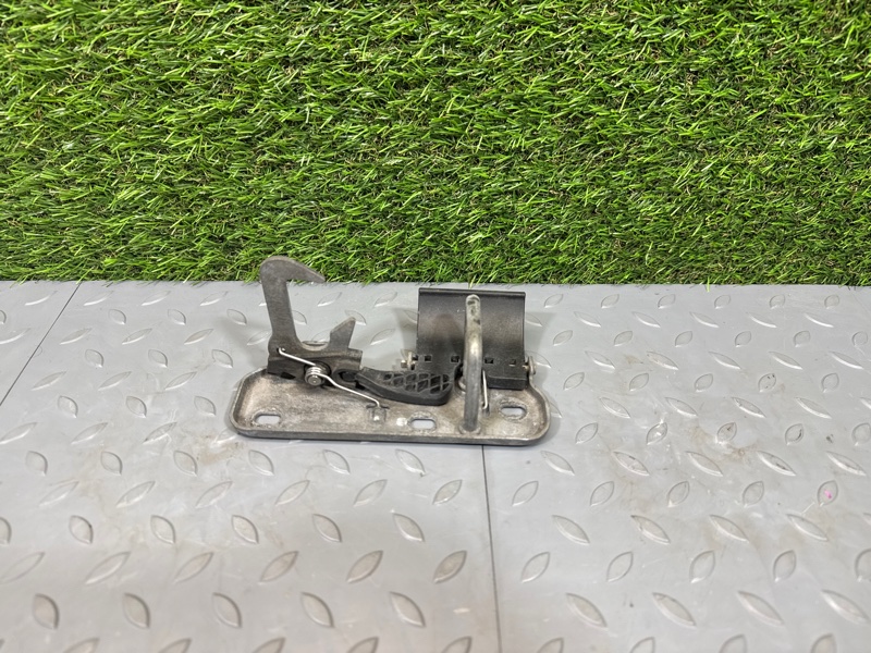 Крючок капота, 1100 рублей, Санкт-Петербург