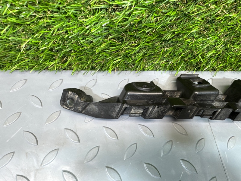 Направляющая бампера, 1100 рублей, Санкт-Петербург