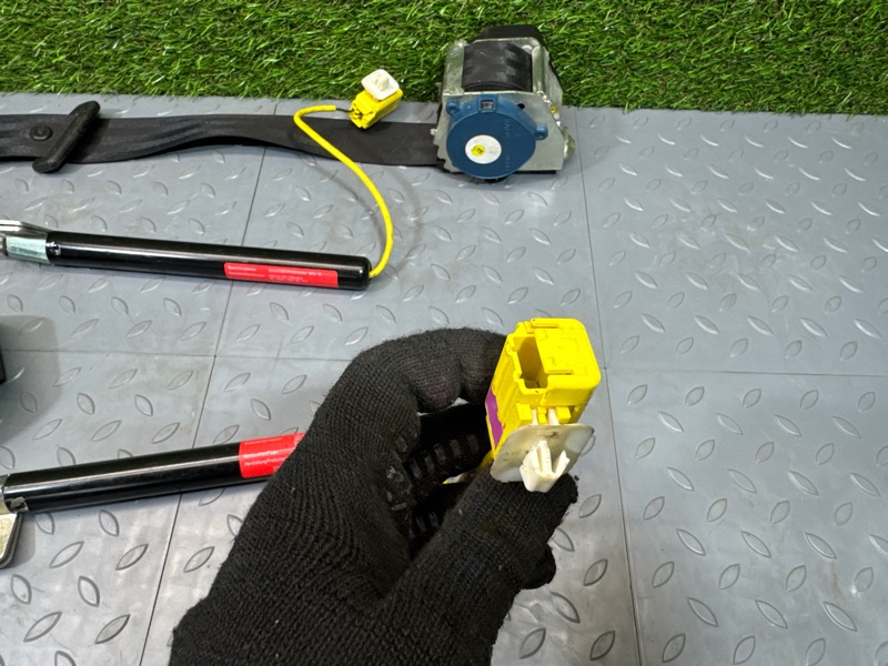 Ремень безопасности с пиропатроном, 5000 рублей, Санкт-Петербург