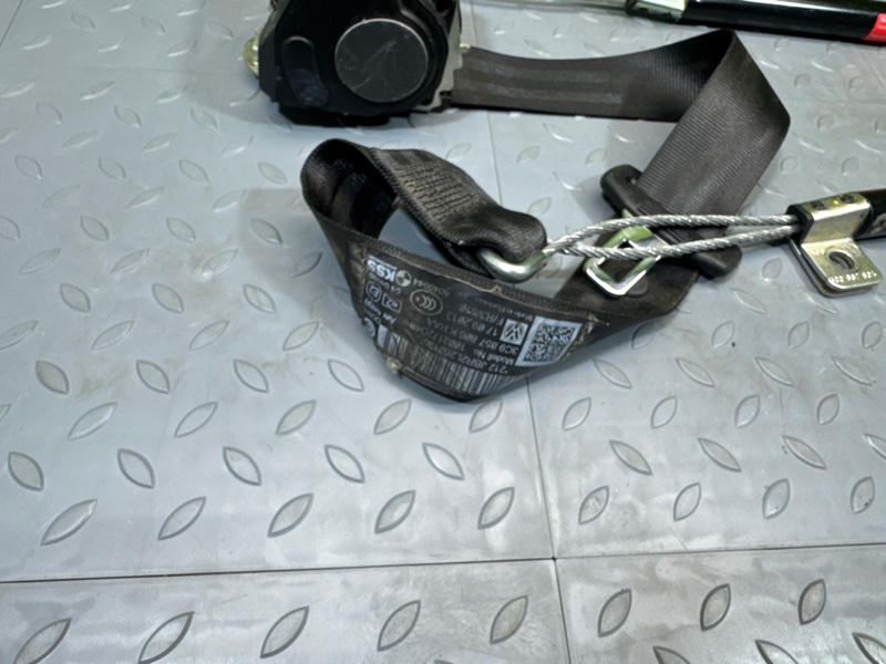 Ремень безопасности с пиропатроном, 5000 рублей, Санкт-Петербург