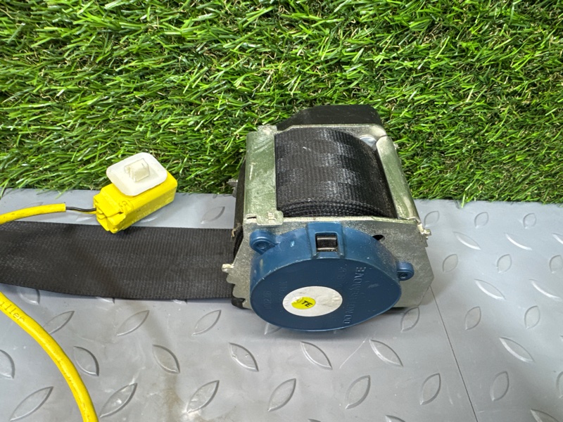 Ремень безопасности с пиропатроном, 5000 рублей, Санкт-Петербург