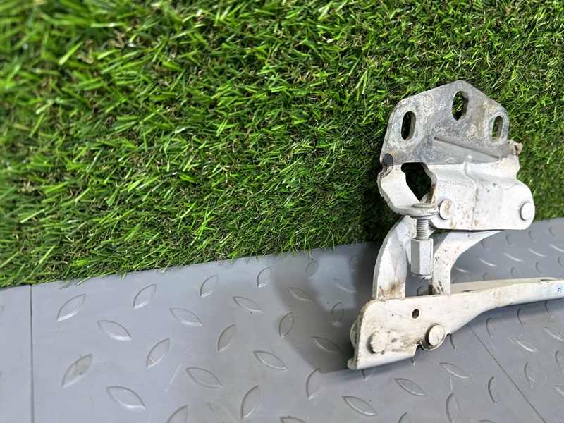 Петля капота, 1000 рублей, Санкт-Петербург