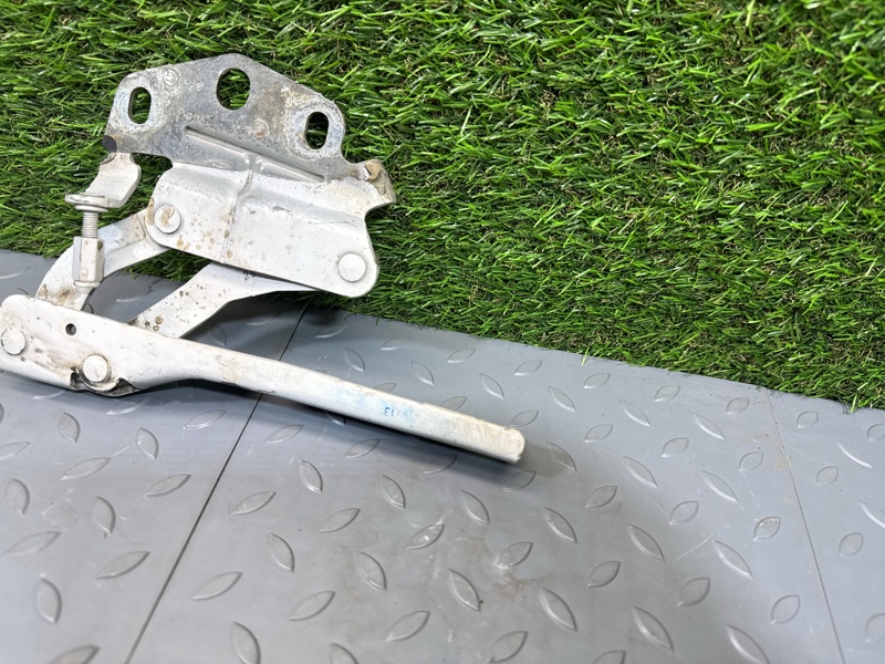 Петля капота, 1000 рублей, Санкт-Петербург