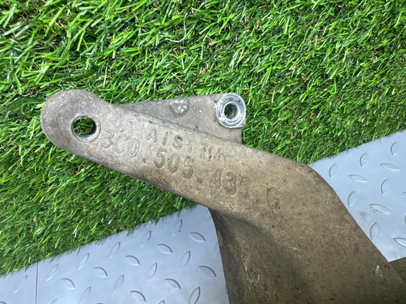 Кулак поворотный, 1500 рублей, Санкт-Петербург