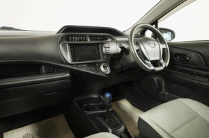 Хетчбэк Toyota Aqua 2016 года, 929000 рублей, Новосибирск