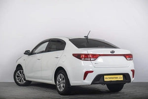 Седан Kia Rio 2018 года, 1379000 рублей, Томск