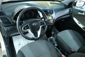Седан Hyundai Solaris 2013 года, 969000 рублей, Омск