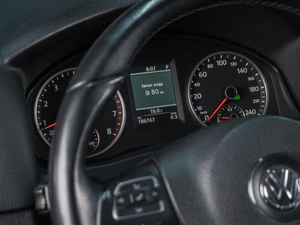 Внедорожник Volkswagen Tiguan 2012 года, 1299000 рублей, Сургут