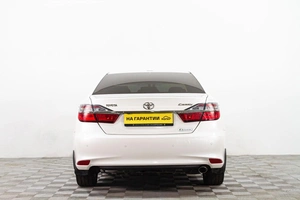 Седан Toyota Camry 2016 года, 2129000 рублей, Сургут
