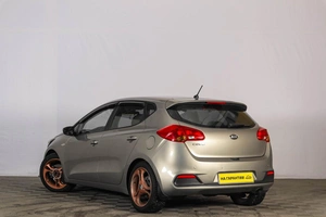 Хетчбэк Kia Ceed 2012 года, 1349000 рублей, Тюмень