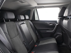 Внедорожник Toyota RAV4 2023 года, 3600000 рублей, Омск