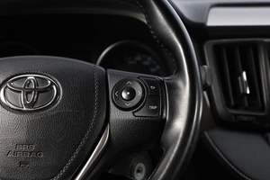 Внедорожник Toyota RAV4 2015 года, 2149000 рублей, Новосибирск