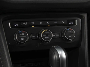 Внедорожник Volkswagen Tiguan 2019 года, 2690000 рублей, Омск