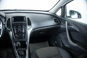 Хетчбэк Opel Astra 2011 года, 669000 рублей, Пермь