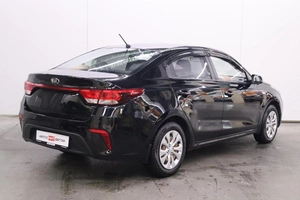 Седан Kia Rio 2018 года, 1550000 рублей, Брянск