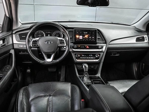 Седан Hyundai Sonata 2018 года, 1999000 рублей, Кирилловка