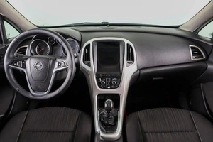 Хетчбэк Opel Astra 2012 года, 629000 рублей, Пермь