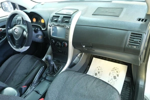 Седан Toyota Corolla 2008 года, 829000 рублей, Омск