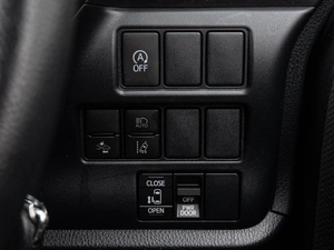 Минивэн Toyota Voxy 2019 года, 2100000 рублей, Краснодар