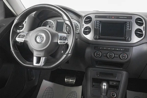 Внедорожник Volkswagen Tiguan 2016 года, 1699000 рублей, Кемерово
